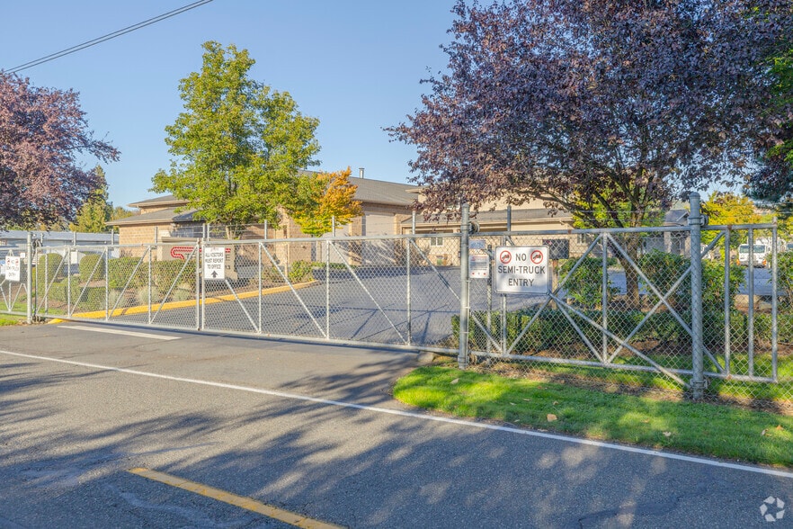 1813 137th Ave E, Sumner, WA à louer - Photo principale - Image 1 de 8