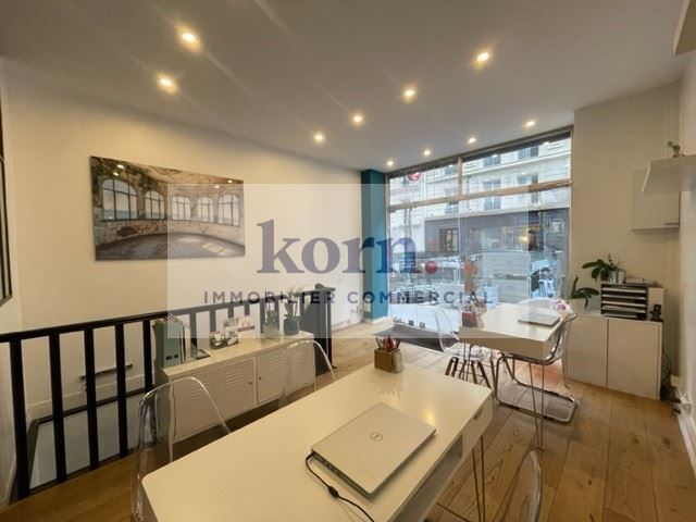 Retail in Paris for lease - Interior Photo - Image 2 of 5