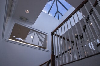 460-476 University Ave, Palo Alto, CA à louer Photo intérieure- Image 2 de 11