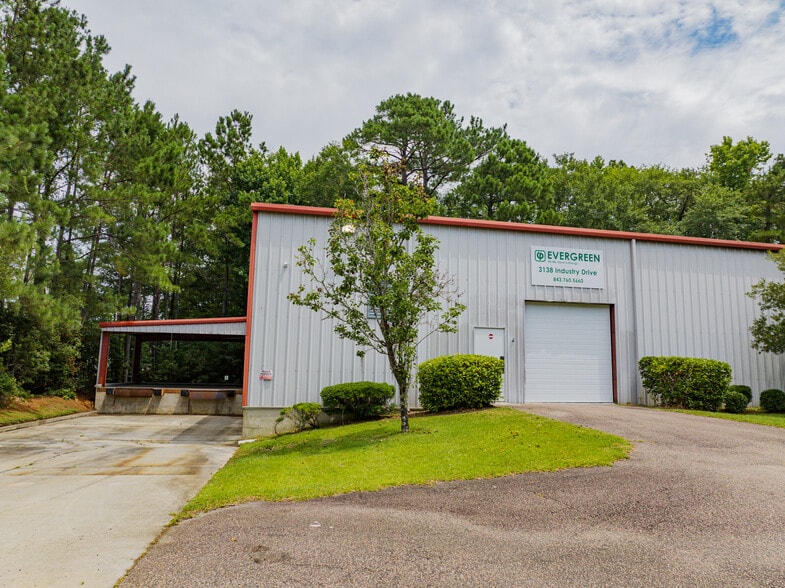 3138 Industry Dr, North Charleston, SC for lease - Building Photo - Image 3 of 7
