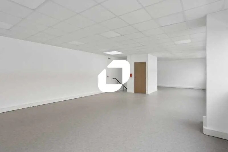 Bureau dans Corbeil-Essonnes à louer - Photo intérieure - Image 2 de 11