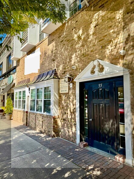 55 Front St, Rockville Centre, NY for lease - Building Photo - Image 2 of 9