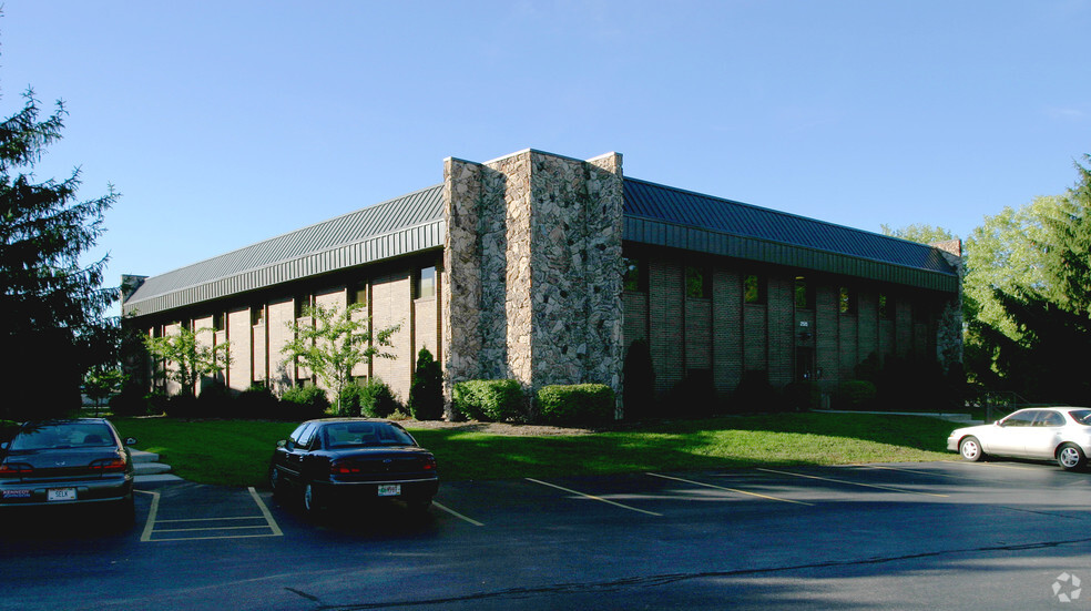 2525 N 124th St, Brookfield, WI à louer - Photo du bâtiment - Image 3 de 4