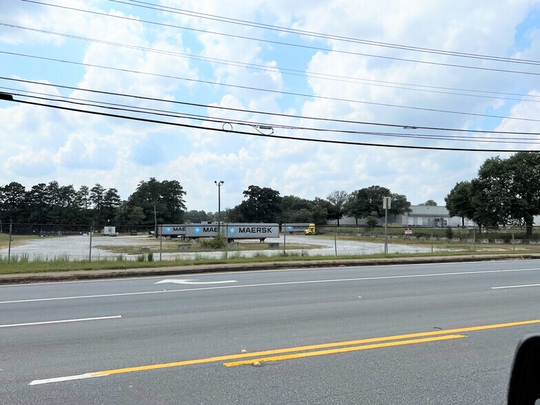 5585 Old Dixie Hwy, Forest Park, GA à vendre - Photo du bâtiment - Image 3 de 3