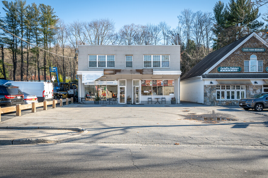 524-526 Bedford Rd, Bedford Hills, NY à vendre - Photo du bâtiment - Image 1 de 23