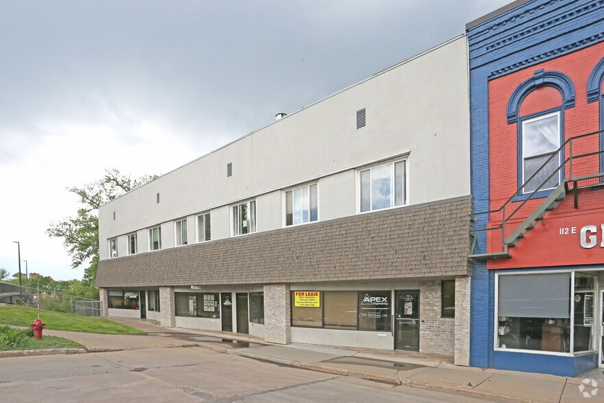 102-110 E Grand Ave, Eau Claire, WI for lease - Primary Photo - Image 2 of 5