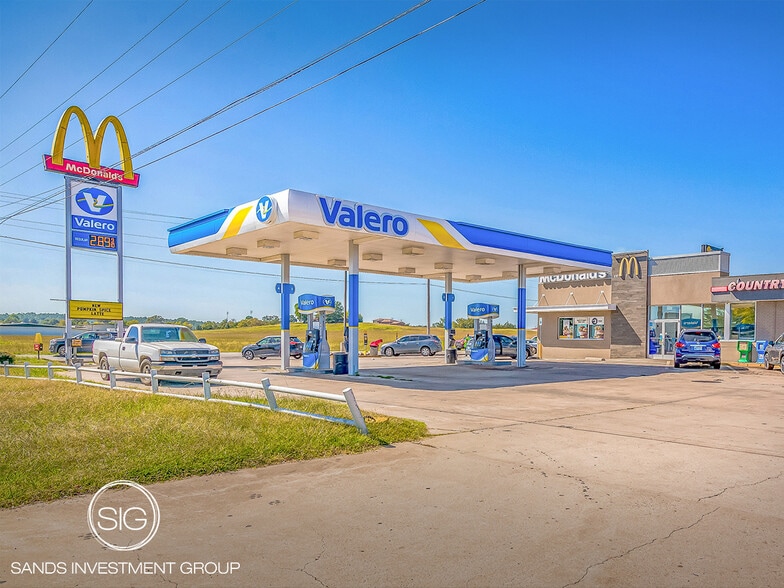 42 Sweetgum Ln, Waldron, AR for sale - Building Photo - Image 1 of 5