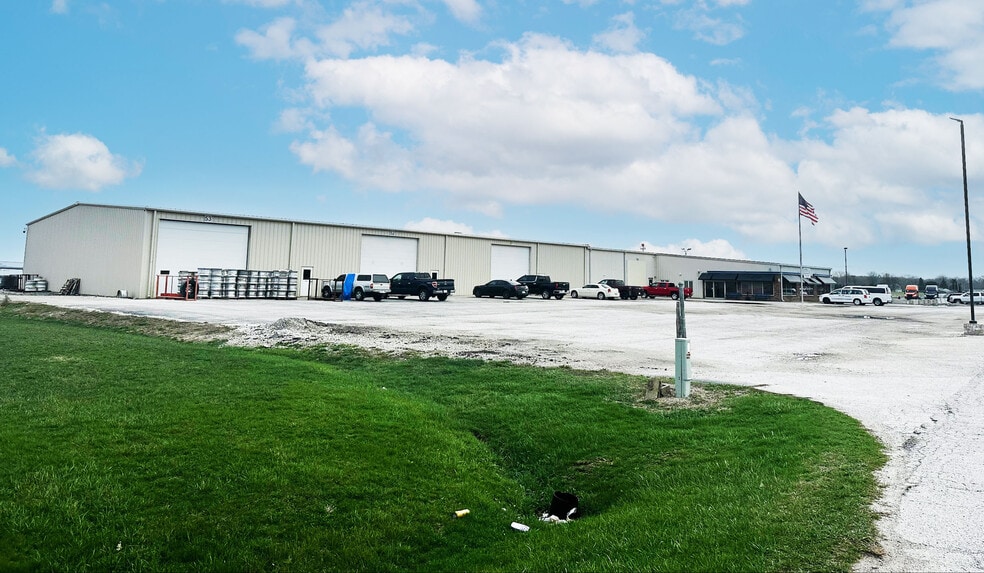 Industrial Campus portfolio of 3 properties for sale on LoopNet.ca - Building Photo - Image 2 of 6