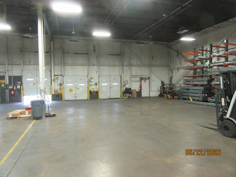 4629 Crossroads Park Dr, Liverpool, NY for lease - Interior Photo - Image 3 of 4