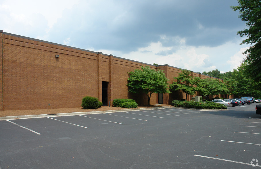 3080 McCall Dr, Doraville, GA for lease - Primary Photo - Image 1 of 5