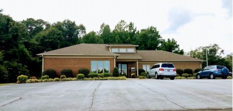 735 N Townville St, Seneca, SC for lease - Building Photo - Image 1 of 6