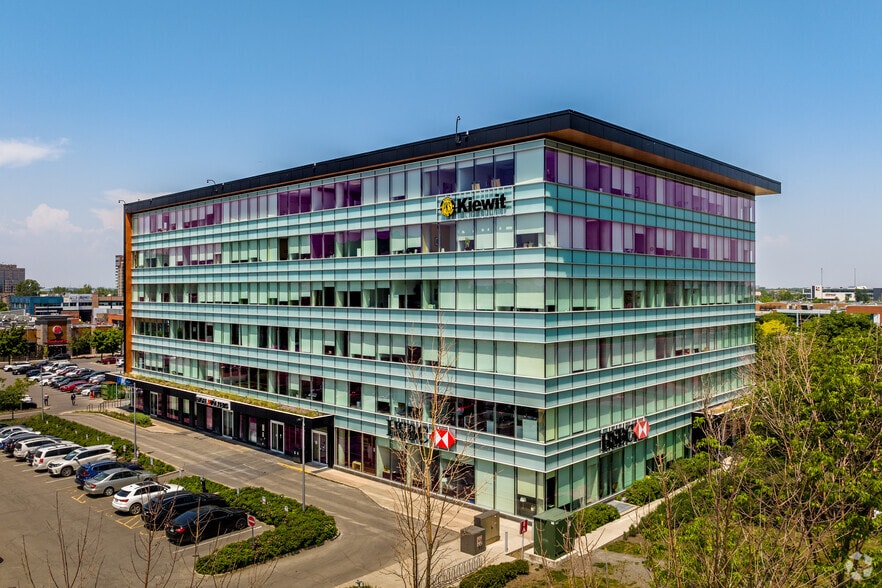 3055 Saint-Martin Boulevard West, Laval, QC for lease - Building Photo - Image 3 of 7