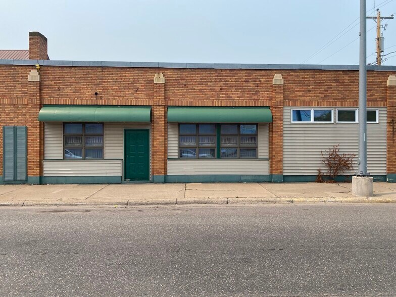202 W Genesee St, Iron River, MI à vendre - Photo du bâtiment - Image 2 de 9