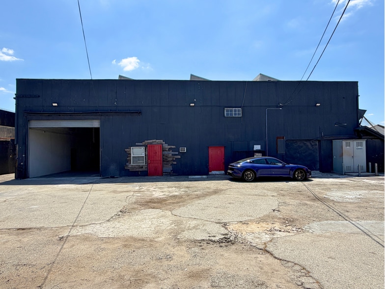 4252 Whiteside St, Los Angeles, CA à louer - Photo du bâtiment - Image 2 de 7