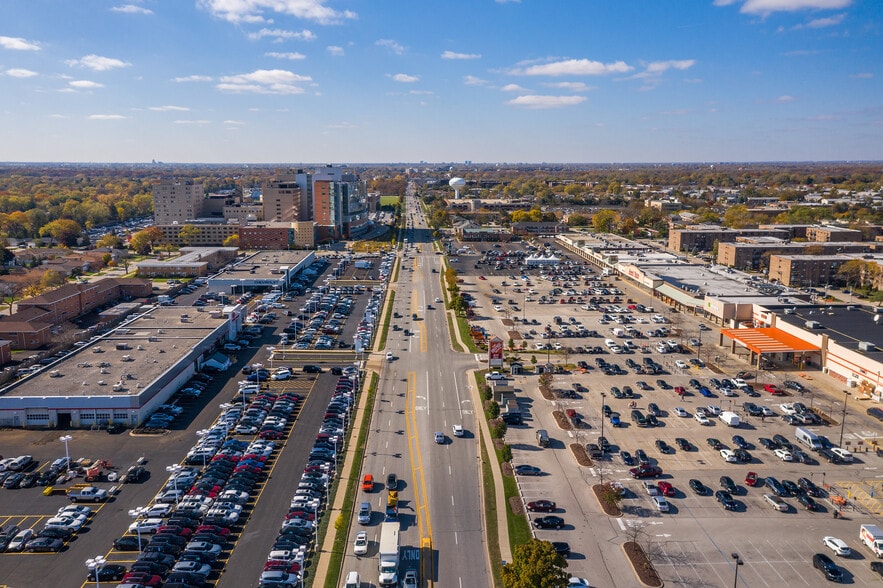 8650-8832 W Dempster St, Niles, IL à louer - Photo du bâtiment - Image 2 de 3