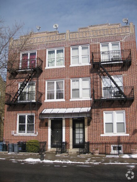 1429 72nd St, Brooklyn, NY à vendre - Photo du bâtiment - Image 3 de 8