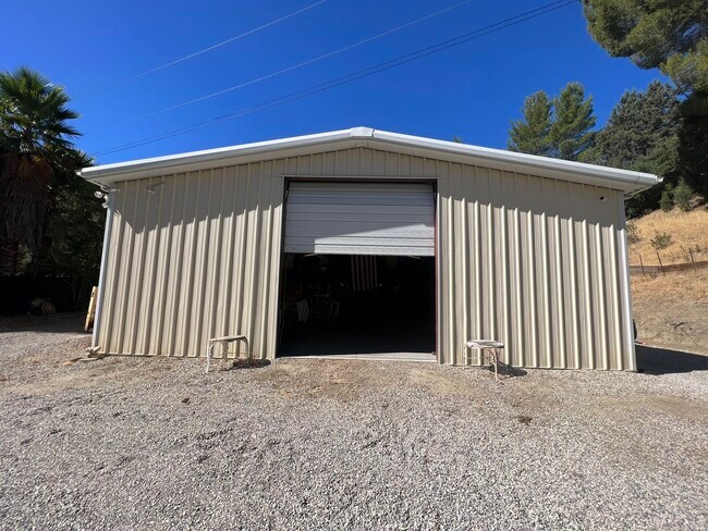 More details for 16721 Placerita Canyon Rd, Santa Clarita, CA - Industrial for Lease