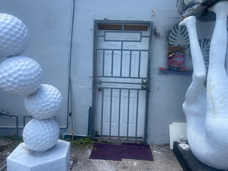 1325 E 10th Ave, Hialeah, FL à louer - Photo du bâtiment - Image 2 de 11