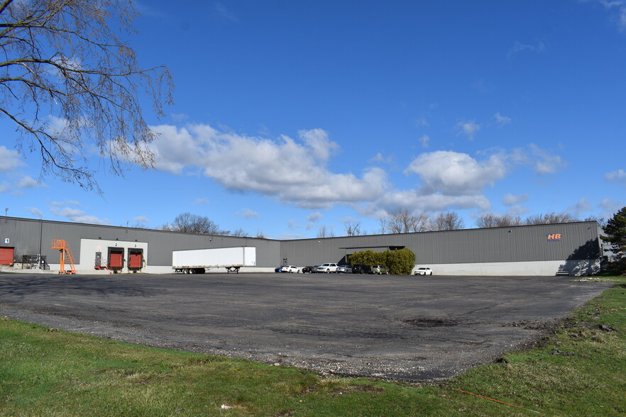 1665 Enterprise Pky, Twinsburg, OH à louer - Photo du bâtiment - Image 3 de 19