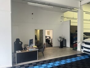 Monks Brk, Newport for lease Interior Photo- Image 2 of 4