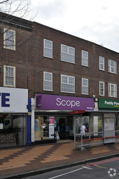 39 London Rd, Morden à louer - Photo du bâtiment - Image 2 de 3