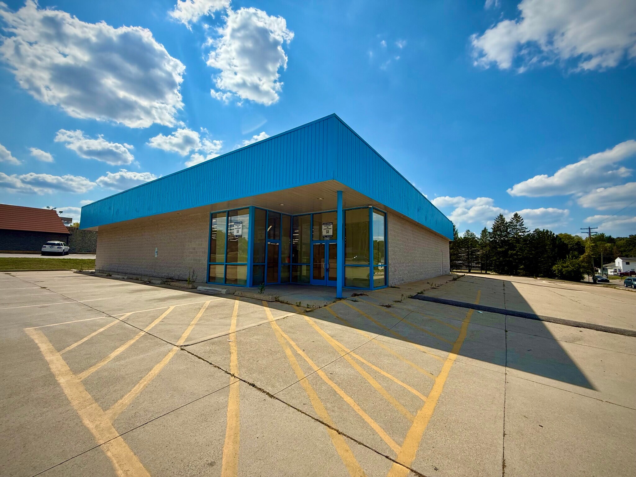 4220 S Martin Luther King Jr Blvd, Lansing, MI for lease Building Photo- Image 1 of 14