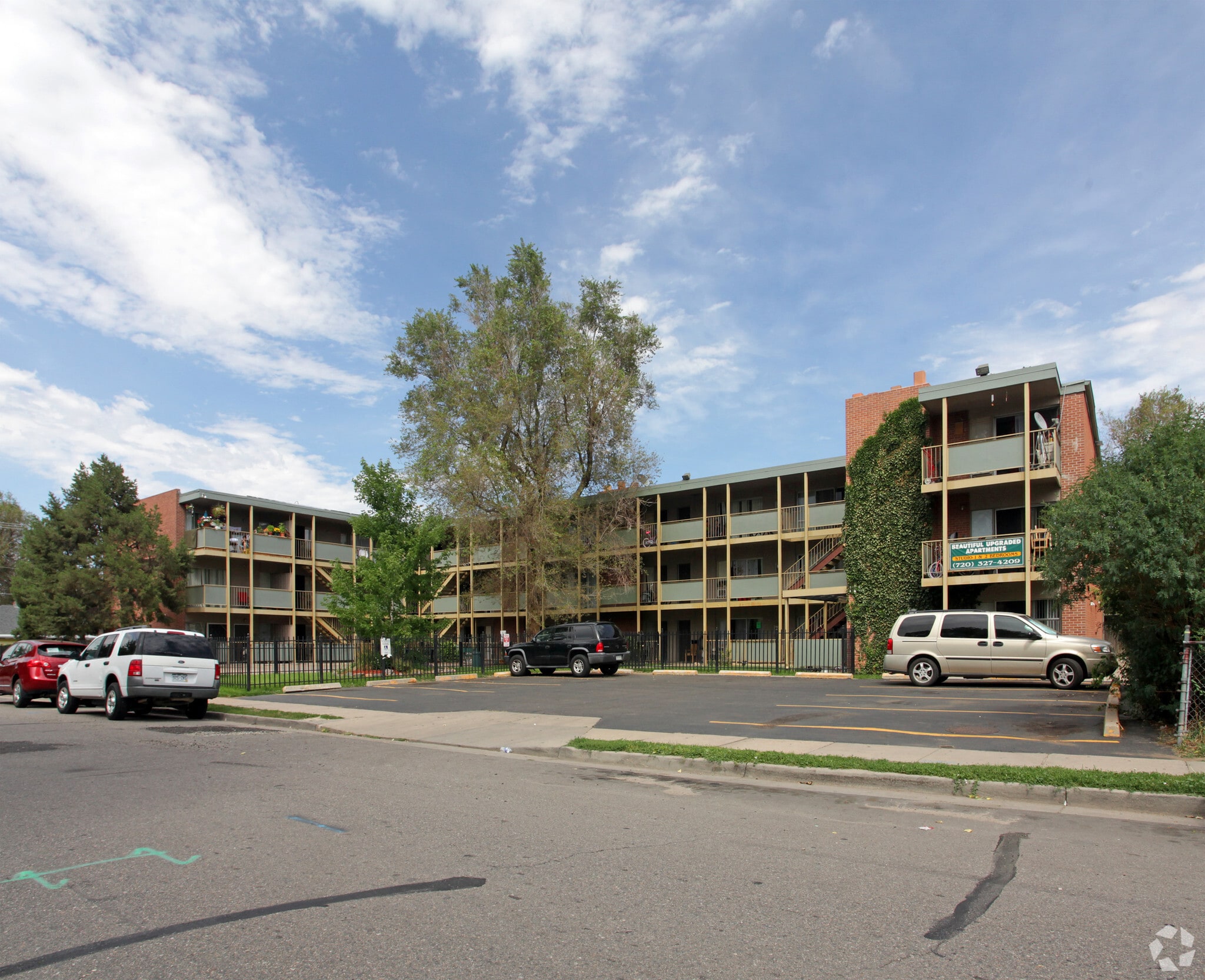 1592 Boston St, Aurora, CO for sale Primary Photo- Image 1 of 27