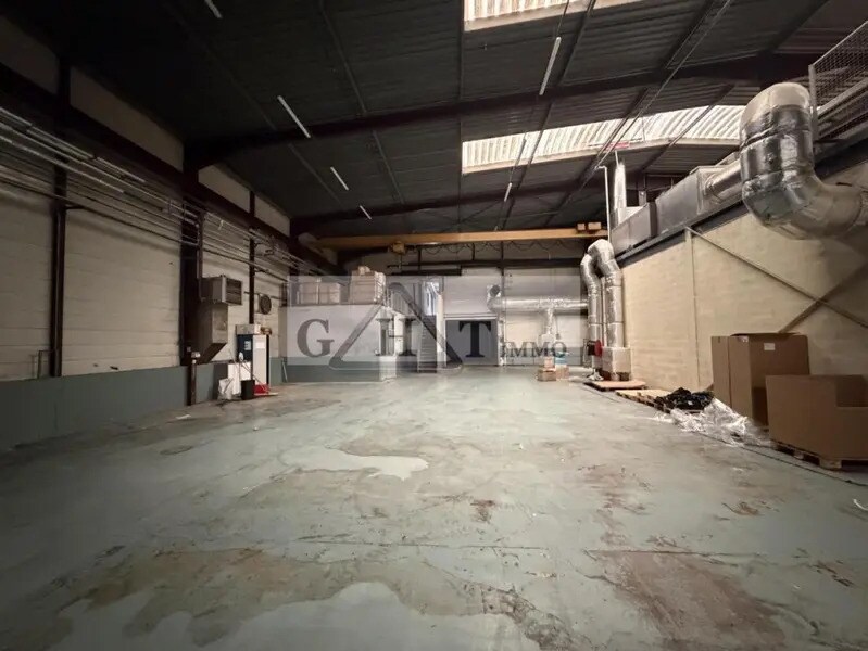 Industrial in Bondoufle for lease Building Photo- Image 1 of 8
