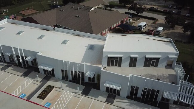 Plus de détails pour 400 River Pointe Dr, Conroe, TX - Bureau/Commerce de détail à louer