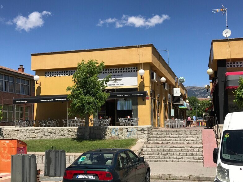 Commerce de détail dans Soto del Real, Madrid à vendre - Photo du bâtiment - Image 3 de 5