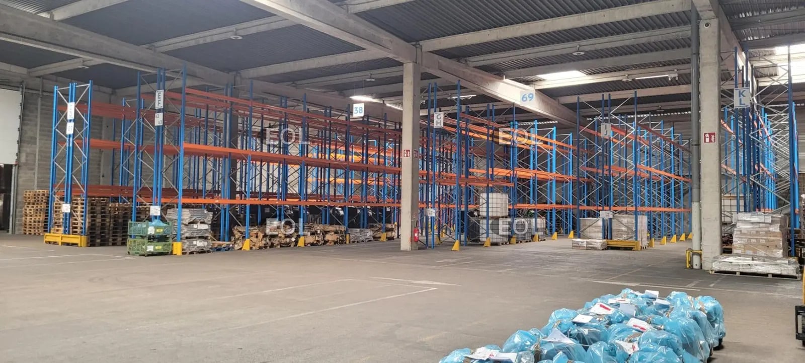 Industrial in Saint-Quentin-Fallavier for sale Interior Photo- Image 1 of 6