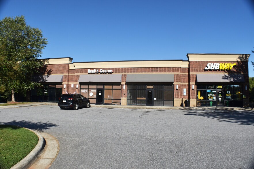6770-6782 River Center Dr, Clemmons, NC à louer - Photo du bâtiment - Image 2 de 20