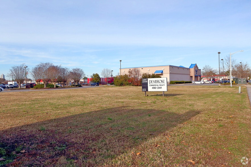 S PLAZA Trl, Virginia Beach, VA à vendre - Photo du bâtiment - Image 3 de 3