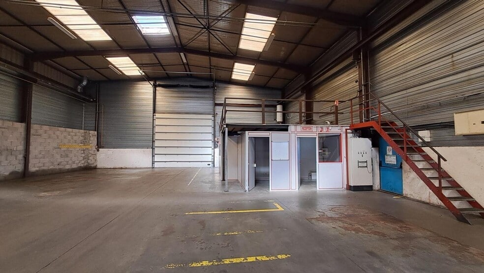 Flex in Belleville-en-Beaujolais for lease - Building Photo - Image 2 of 4