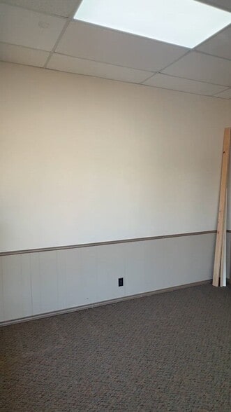 1200 W Henderson St, Cleburne, TX for lease - Commercial Listing Video - Image 2 of 11