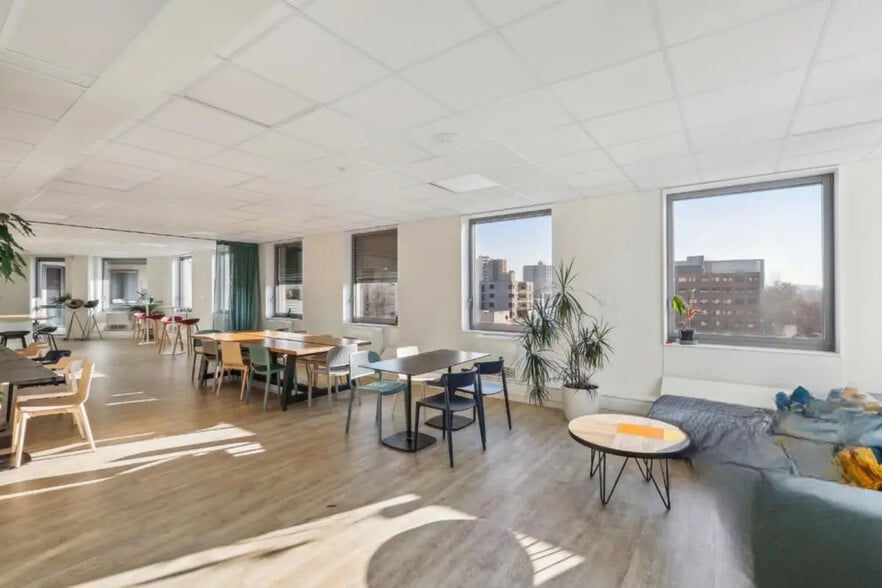 81 Boulevard De La Bataille De Stalingrad, Villeurbanne for lease - Building Photo - Image 3 of 17