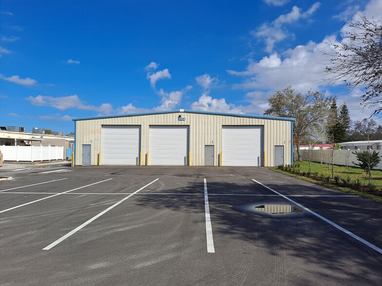 7131-7137 142nd Ave, Largo, FL for lease - Building Photo - Image 1 of 3