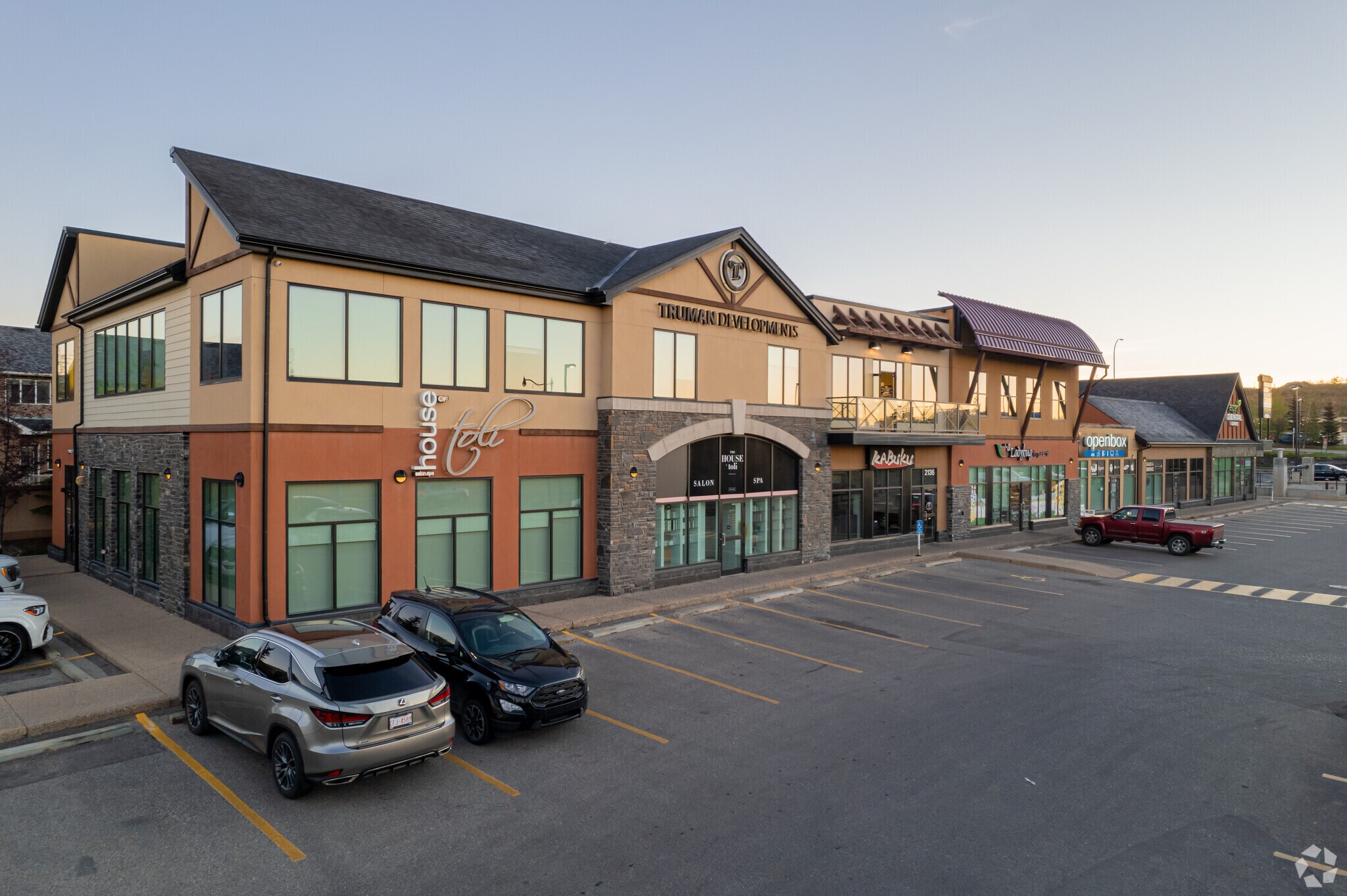 10 Aspen Stone Blvd SW, Calgary, AB for lease Primary Photo- Image 1 of 9