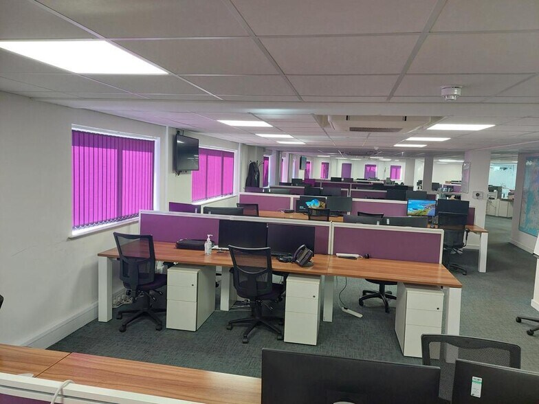 36 Hagley Rd, Halesowen à vendre - Photo du bâtiment - Image 3 de 12