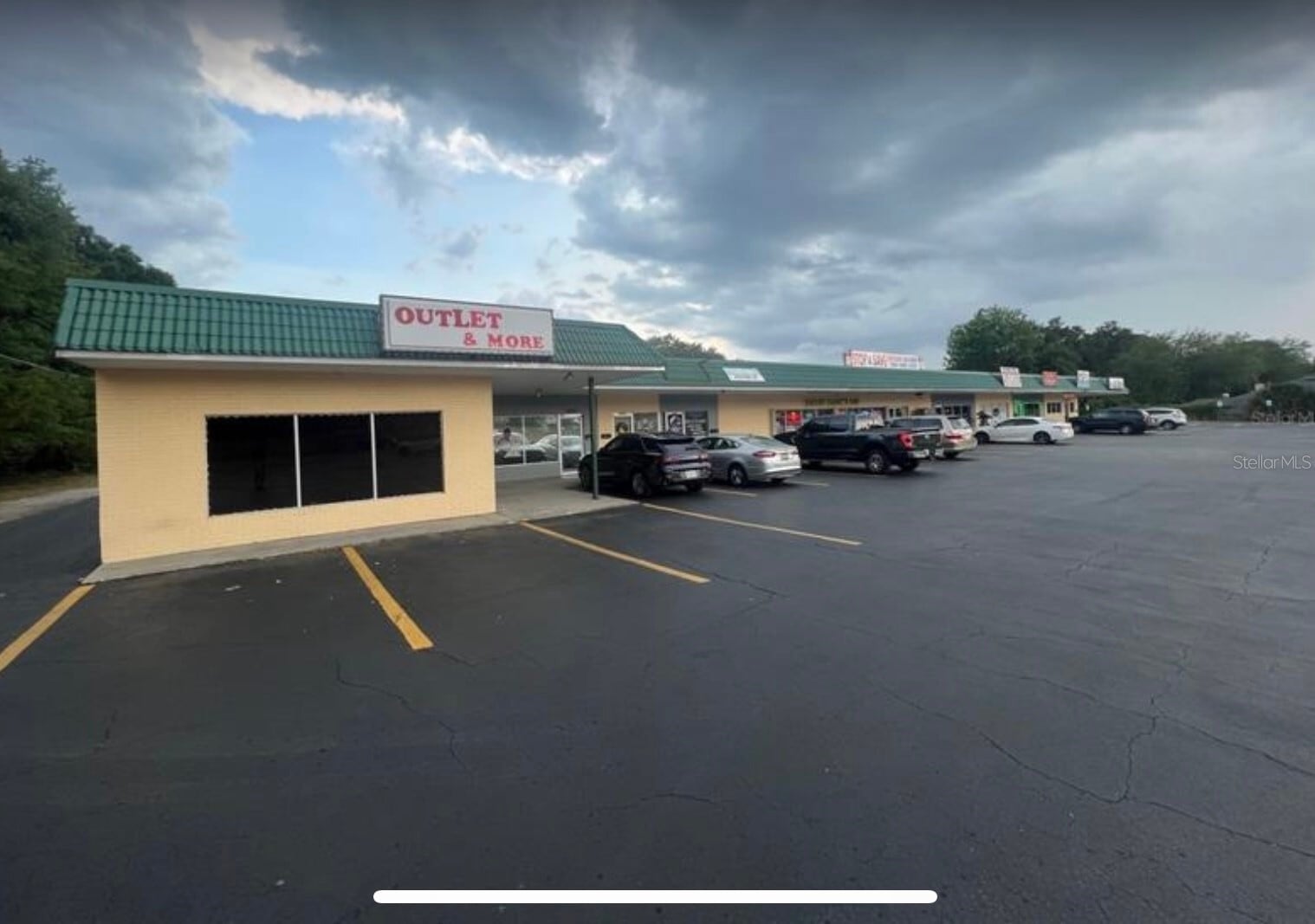 1000 E Alfred St, Tavares, FL for lease Interior Photo- Image 1 of 5