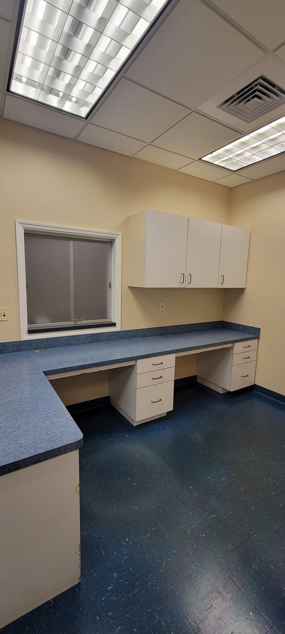 10201 Arcos Ave, Estero, FL for lease Interior Photo- Image 1 of 28