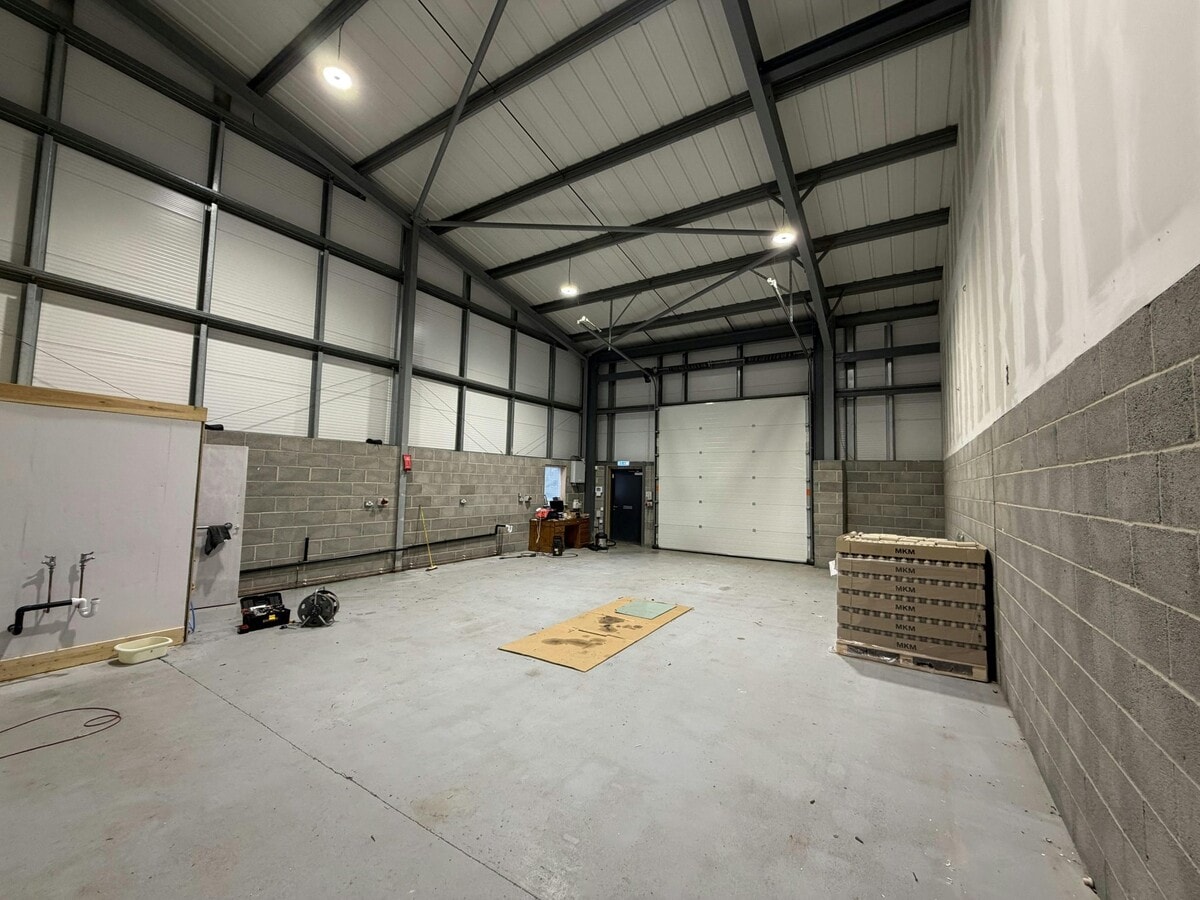 Sadler Rd, Lincoln, LIN LN6 3RS - Unité Unit 8 - - Photo intérieure - Image 1 of 3