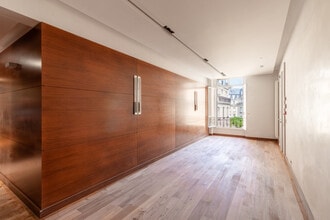 51 Avenue Montaigne, Paris for lease Interior Photo- Image 1 of 9