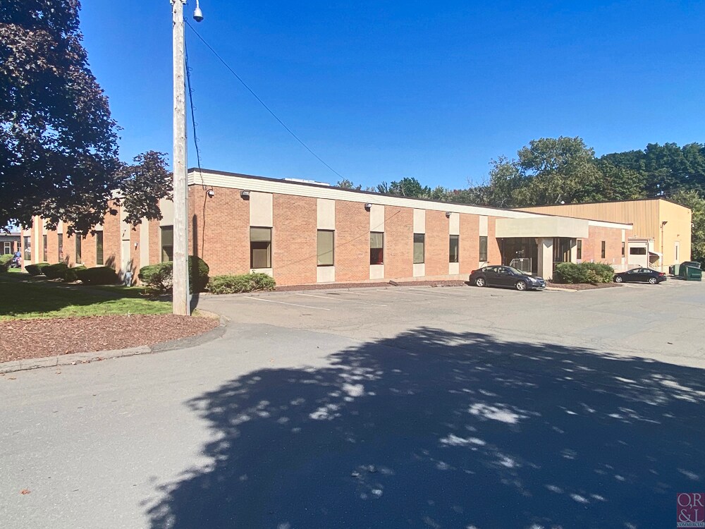 389 John Downey Dr, New Britain, CT à vendre Photo du bâtiment- Image 1 de 27