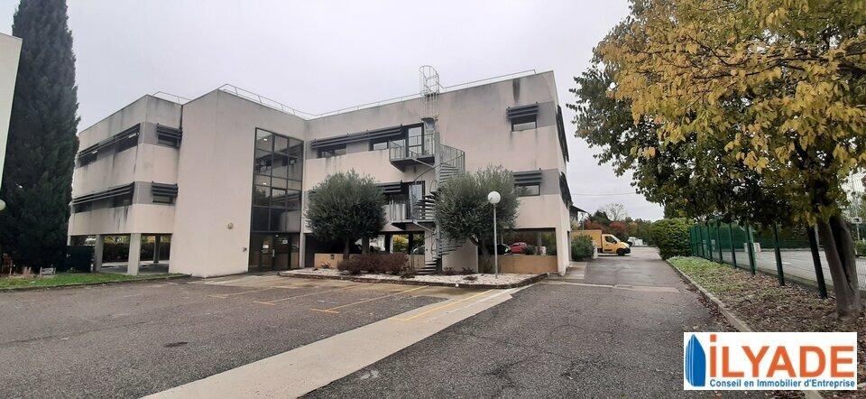 Office in Aix-en-Provence for sale - Building Photo - Image 1 of 8