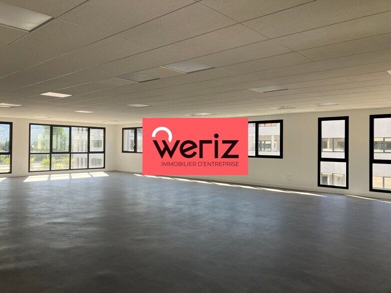 251 Chemin Du Camp De Sarlier, Aubagne à louer - Photo du bâtiment - Image 3 de 14