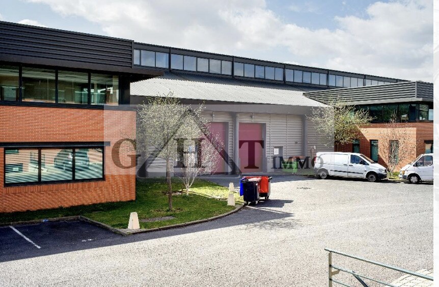 Industrial in Saint-Denis for lease - Building Photo - Image 1 of 2