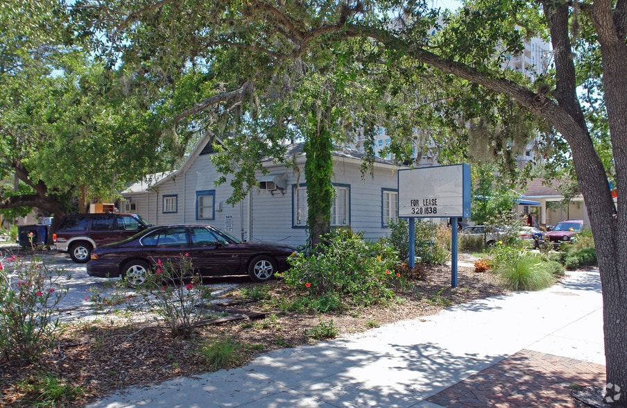 1818 Main St, Sarasota, FL for sale - Primary Photo - Image 1 of 4