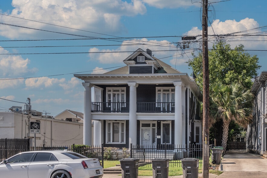 214 E Ashby Pl, San Antonio, TX for lease - Building Photo - Image 3 of 63