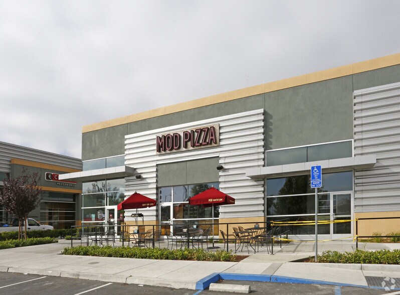 1115 Coleman Ave, San Jose, CA à louer - Photo du bâtiment - Image 2 de 5